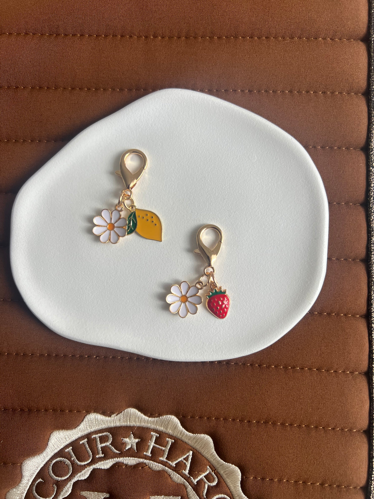 🍓🍋 Fraisita & Citronello débarquent en pack de 2 charms … 🐴✨
